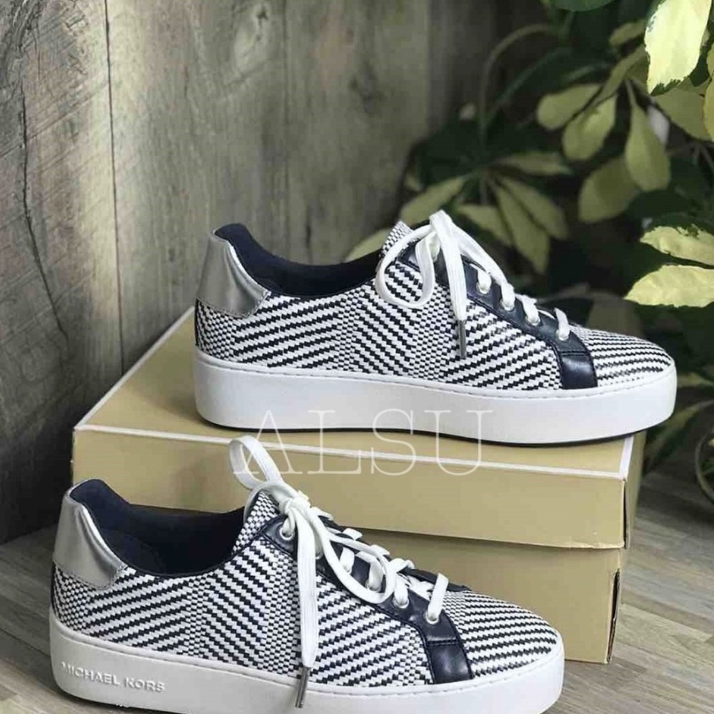 π Christmas Sale π NWT Michael Kors Poppy Lace Up Diagonal Weave Navy Size 9.5 - Picture 2 of 11